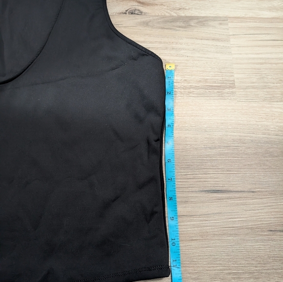 Good American Women's 6 (3XL), Cropped Deep V-Neck Black Tank Top - Picture 1 of 5